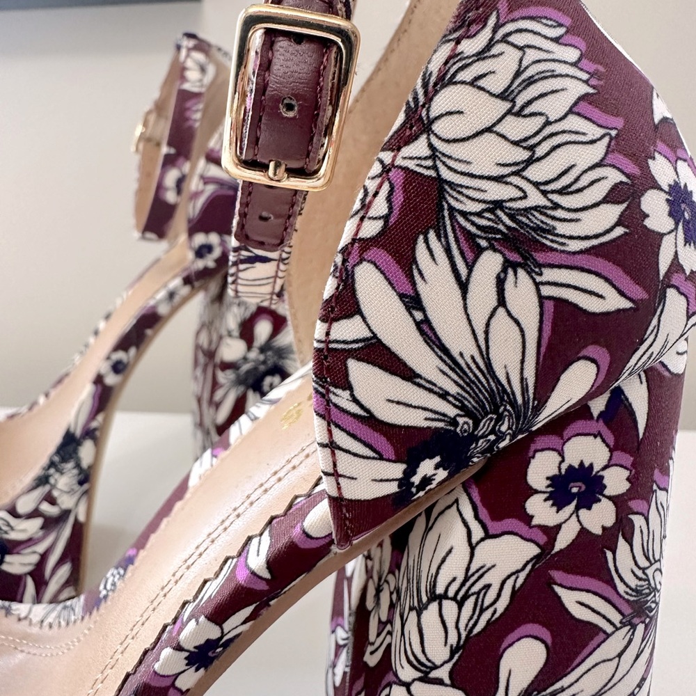 Express, Floral Platform Heeled Sandals, size 7 (37). Floral Heeled, Open toes. - Picture 4 of 9